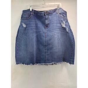 Women’s 24W distressed EST. 1946 denim skirt with stretch